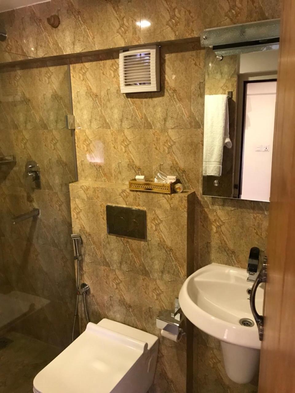 Heranya Yala Katmandú Exterior foto